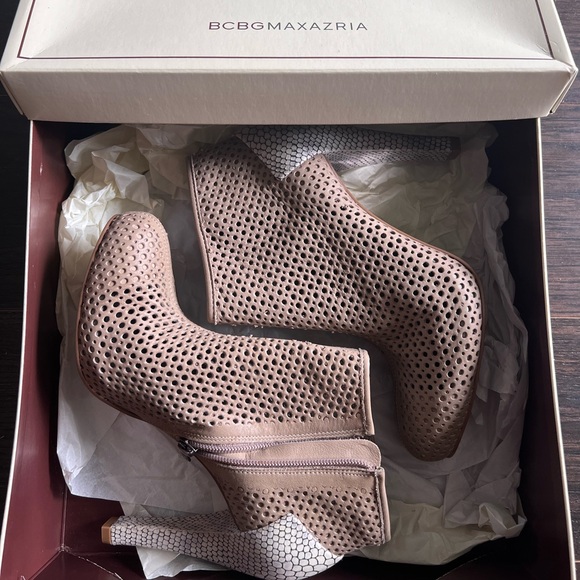 BCBG Maxazria suede ankle boot with snakeskin print heel - Picture 2 of 6